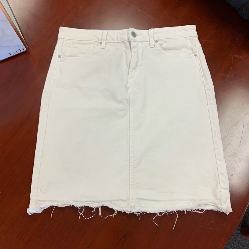 Calvin Klein Raw Hem White Denim Skirt 28”